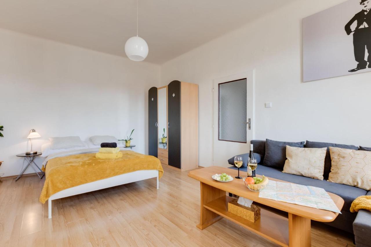 Sunshine Apartment Near The City Center Πράγα Εξωτερικό φωτογραφία
