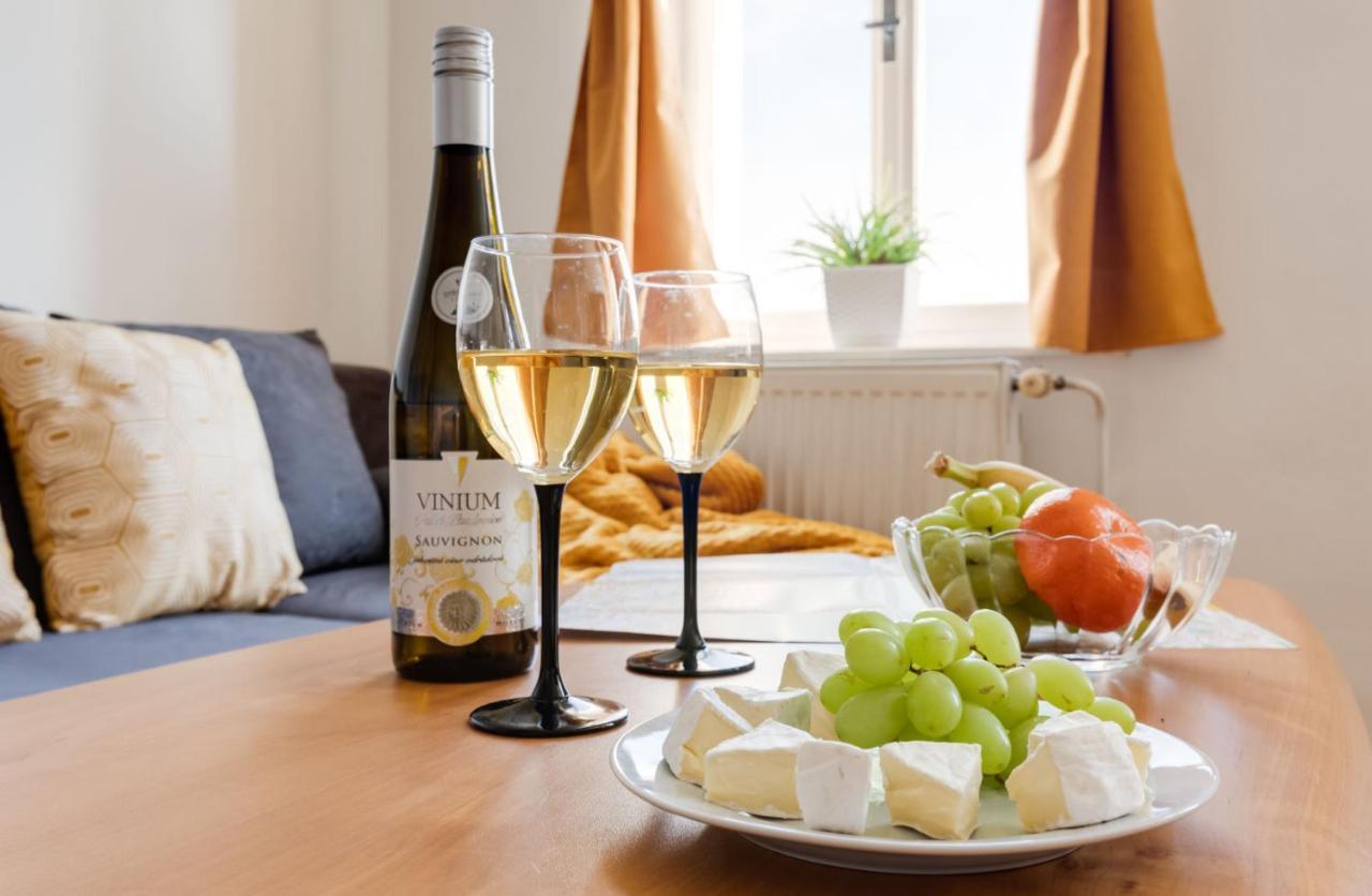 Sunshine Apartment Near The City Center Πράγα Εξωτερικό φωτογραφία