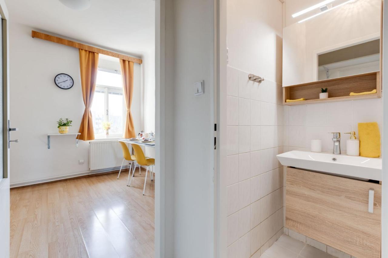 Sunshine Apartment Near The City Center Πράγα Εξωτερικό φωτογραφία