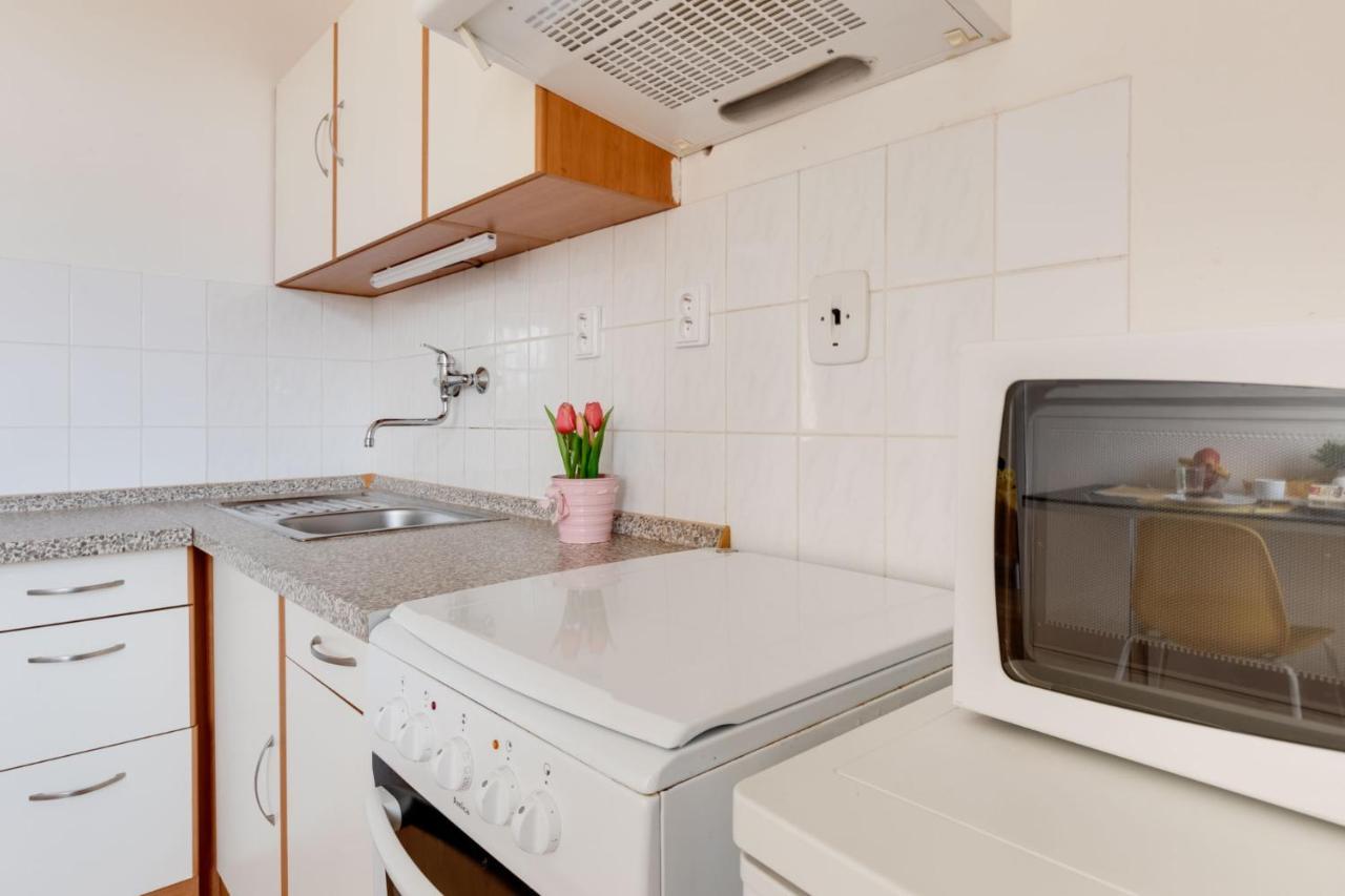 Sunshine Apartment Near The City Center Πράγα Εξωτερικό φωτογραφία
